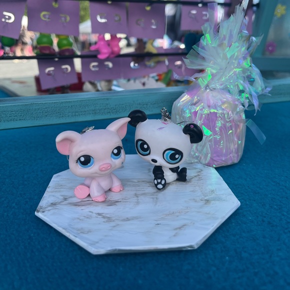 Littlest Pet Shop Earrrings - Picture 1 of 1